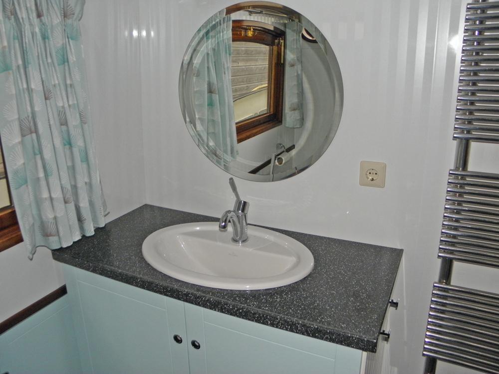 Vorschiff, Innenausstattung